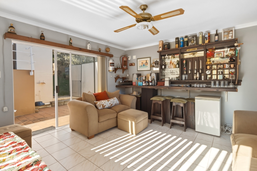 6 Bedroom Property for Sale in La Concorde Western Cape